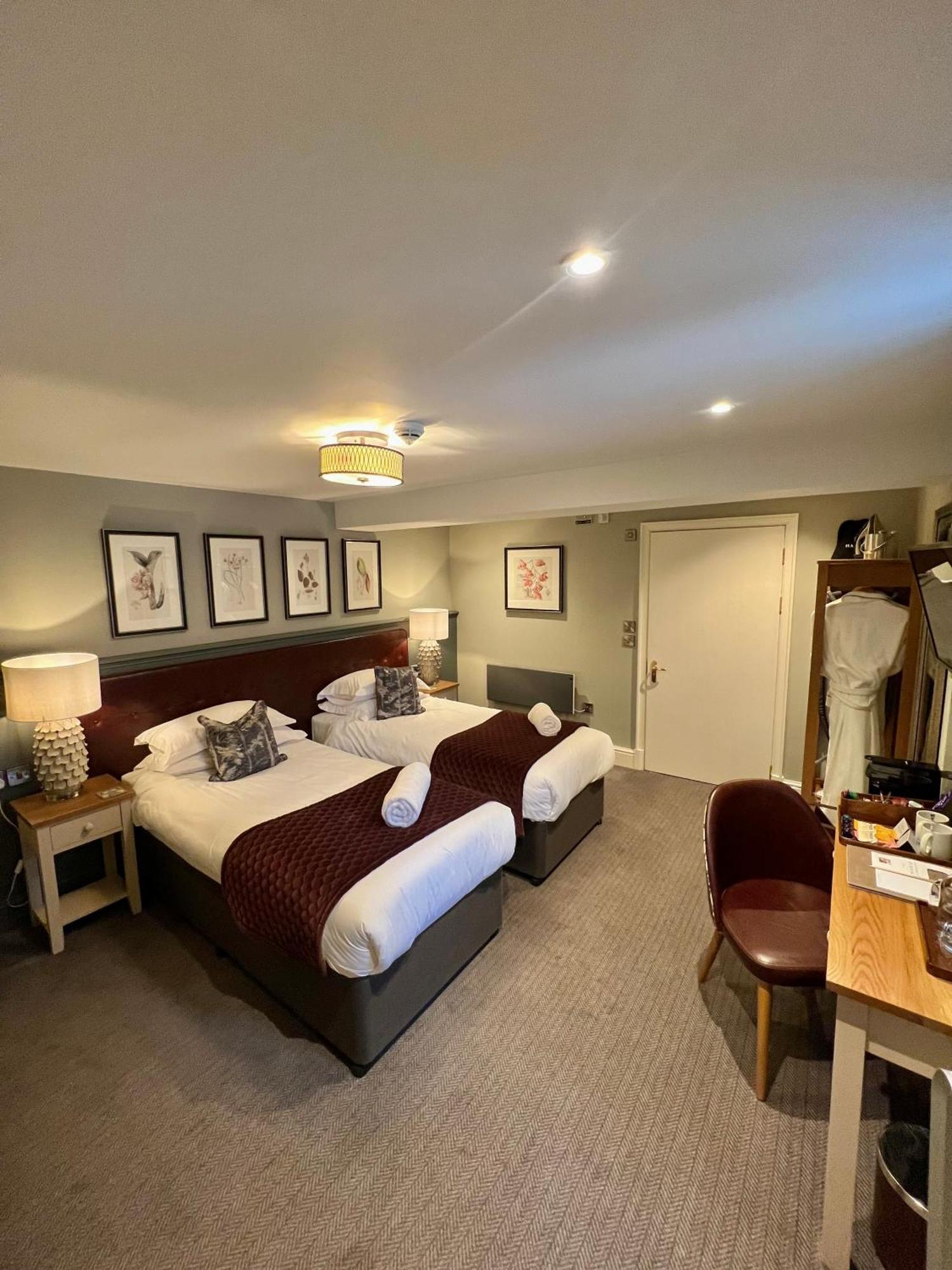 Hotel Mytton And Mermaid - Brunning And Price